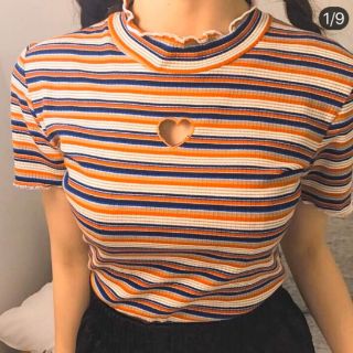 Áo croptop khoét tim