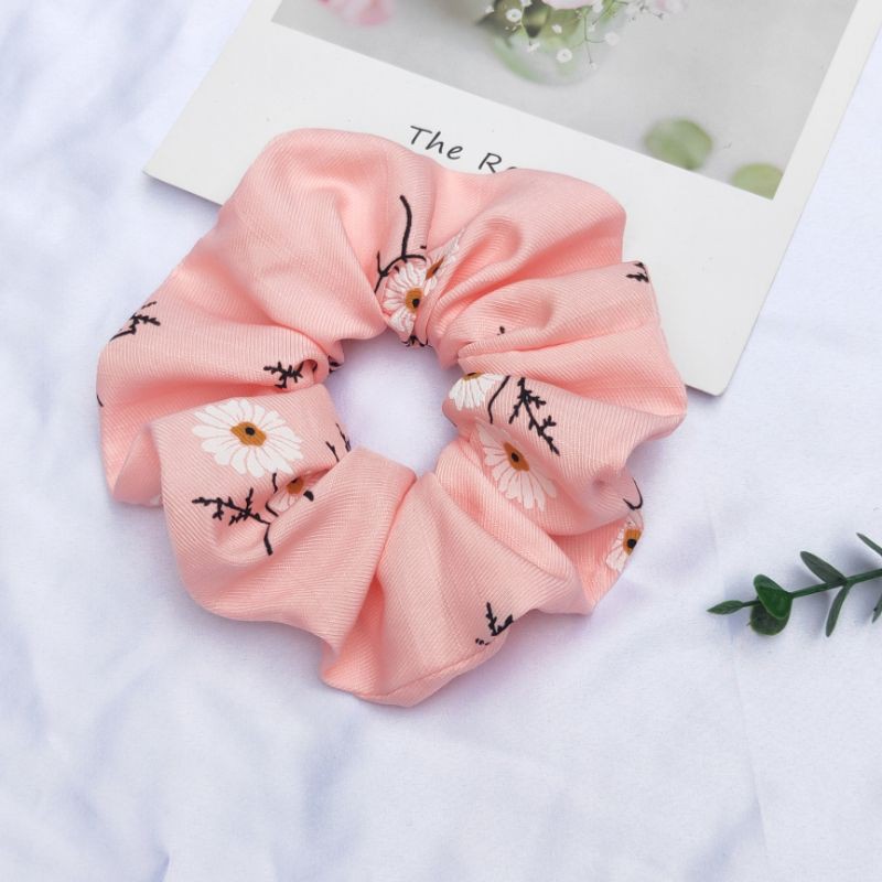Dây buộc tóc scrunchies hoa cúc trắng