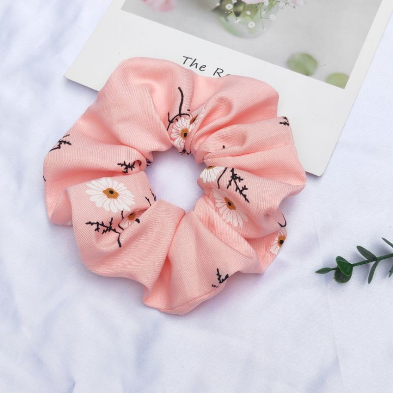 Dây buộc tóc scrunchies hoa cúc trắng