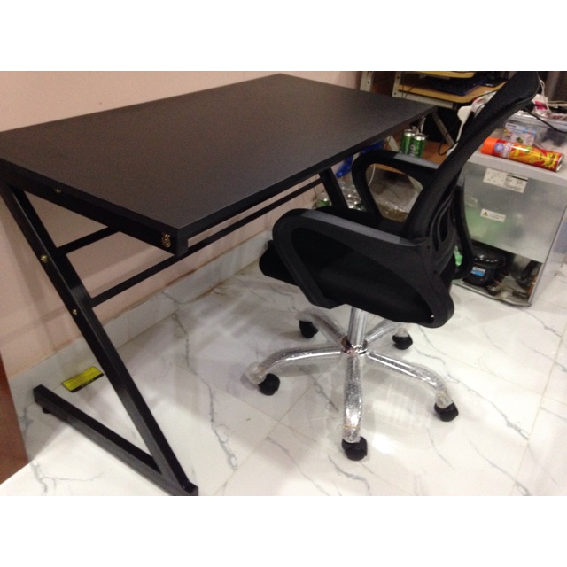 Bàn chân chữ Z 1m2 để máy tính PC giá rẻ kiểu dáng gaming hiện đại