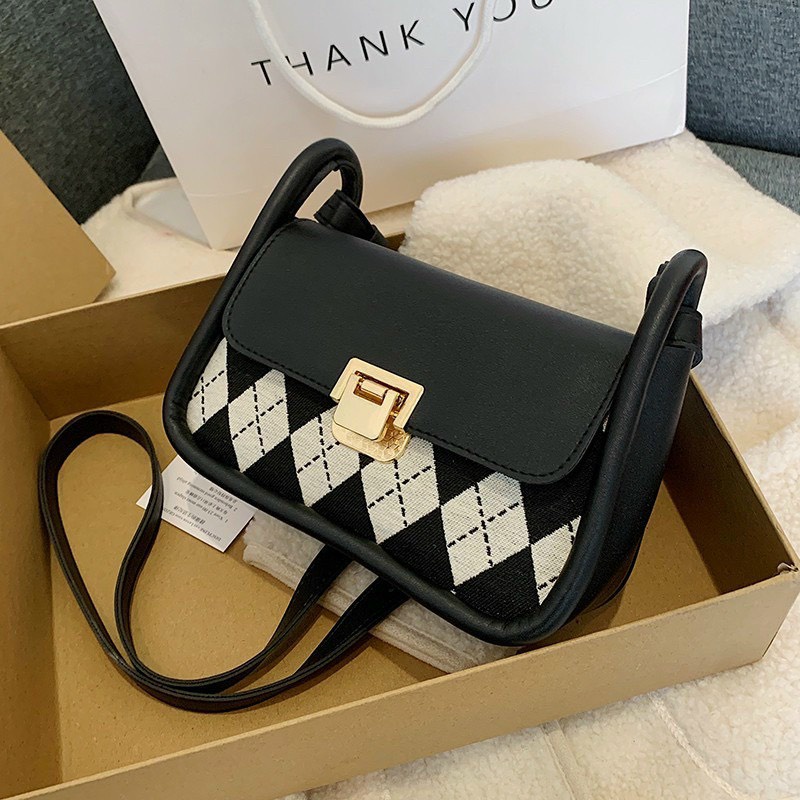 Túi xách đeo chéo nữ giá rẻ đẹp đi chơi phong cách thời trang hàn quốc dễ thương cute DC34