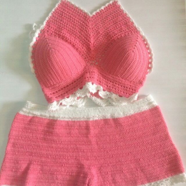 Bộ bikini quần đùi handmade bằng móc len