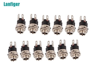 1 giắc cắm nguồn dc 5.5mm x 2.1mm