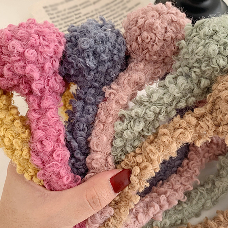 Cài Tóc Đính Quả Bông Xinh Xắn Cho Nữ