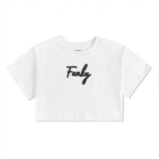 ÁO CROPTOP TAY NGẮN CỔ TRÒN THÊU XÙ FUNKY MÀU TRẮNG HÀN QUỐC