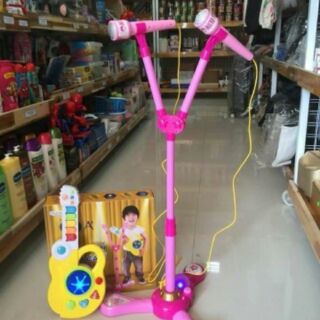 Bộ đồ chơi bé làm ca sĩ