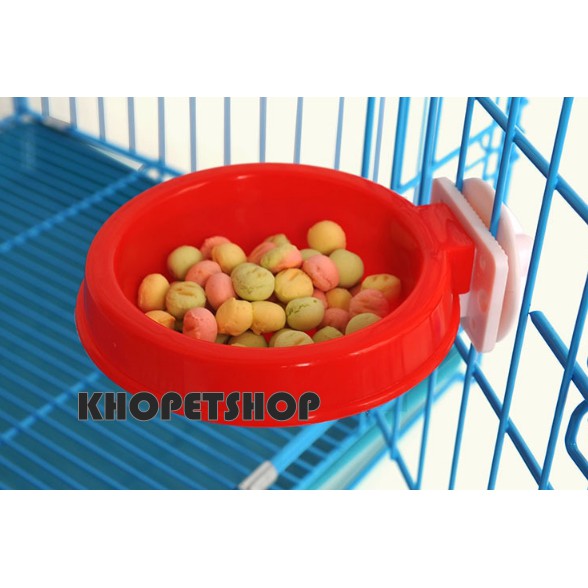 Bát nhựa gắn lồng