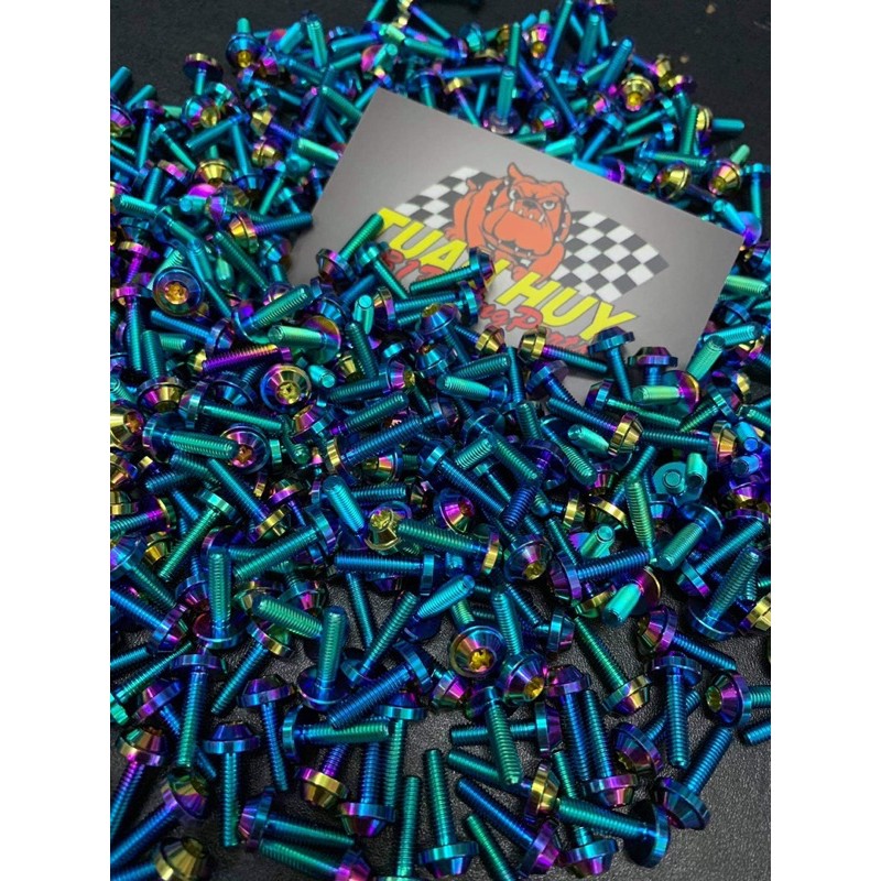 Ốc titanium GR5 6*15  ,6*20 dù nhỏ bắt nhiều vị trí cùng kích thước bắt bảng tên titan ko bị che chữ