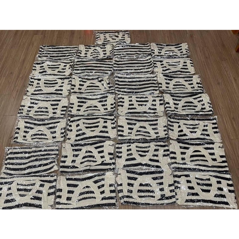 VÁY LEN XUÔNG KẺ VIỀN TRẮNG