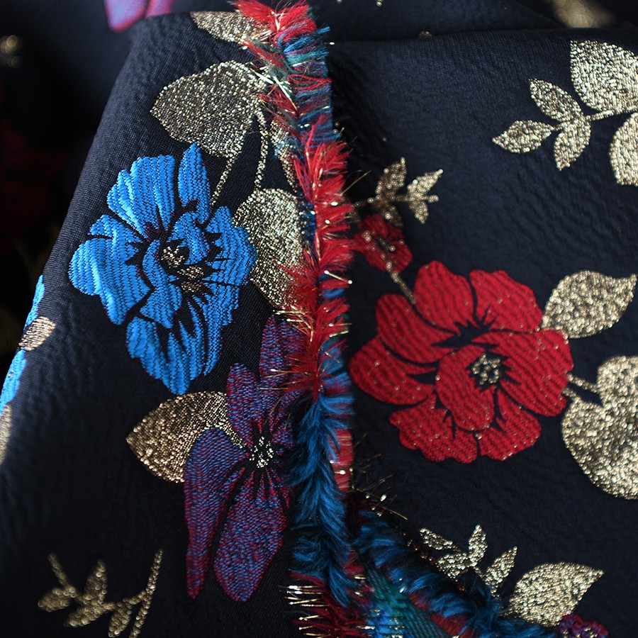 Vải gấm dệt nổi họa tiết hoa sắc màu