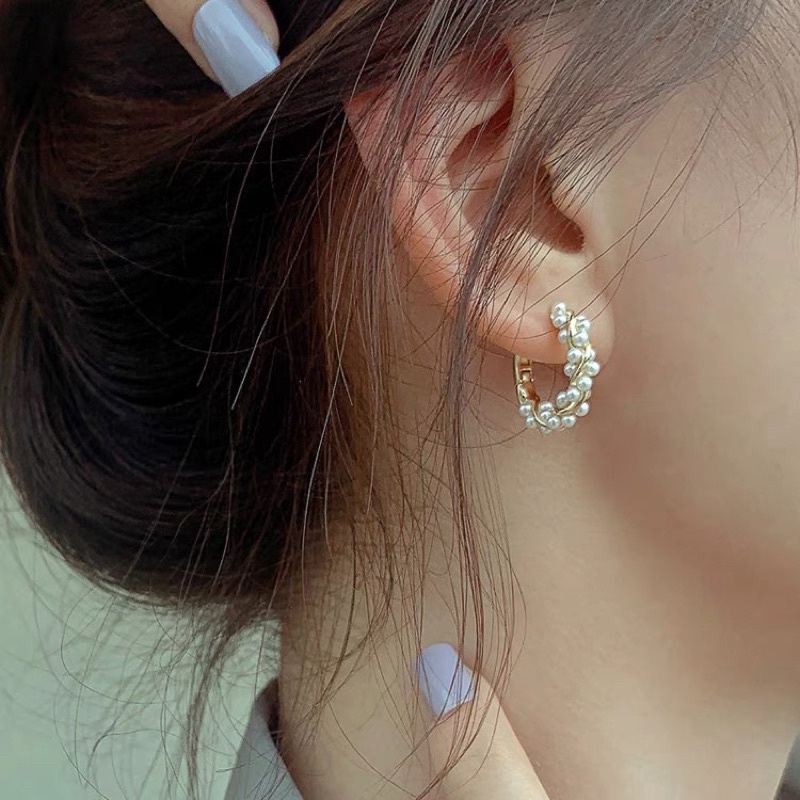 Bông tai khoen đính ngọc trai nhân tạo