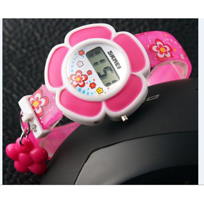 Đồng hồ điện tử cho bé gái Skmei DBT619 mặt hoa siêu dễ thương | BigBuy360 - bigbuy360.vn