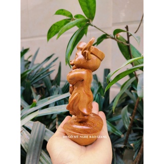 Tượng con trâu bằng gỗ