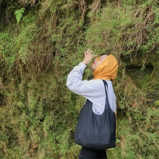 Túi tote trơn basic dạng bầu Attitude