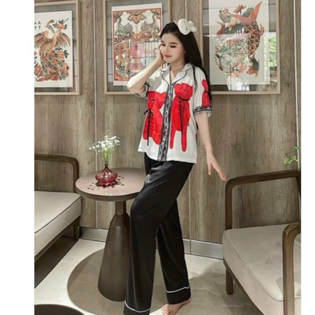 pijama lụa cao cấp Quảng Châu tay ngắn gấu đỏ nhiều dây