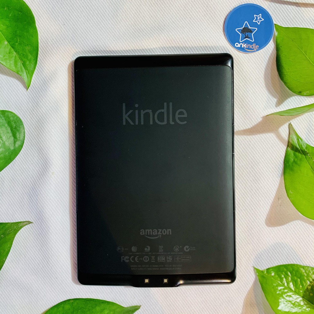 Máy đọc sách Amazon Kindle Basic 5th - không đèn nền, có nút lật trang