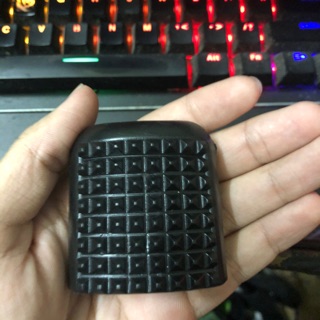 Cao su bọc chân thắng xe máy