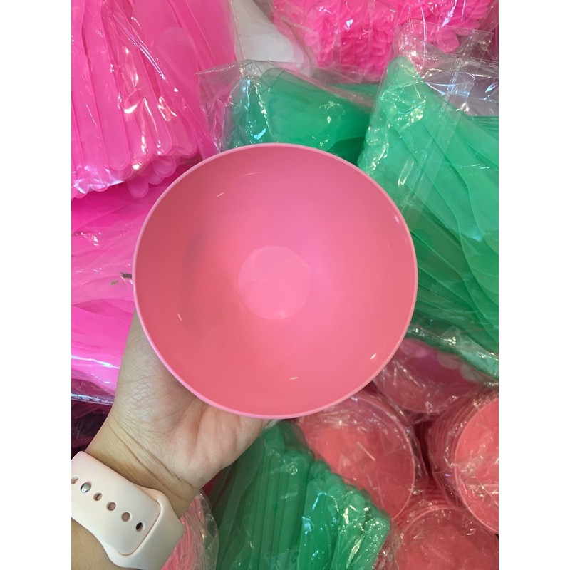Bát nhựa dẻo trộn mặt nạ