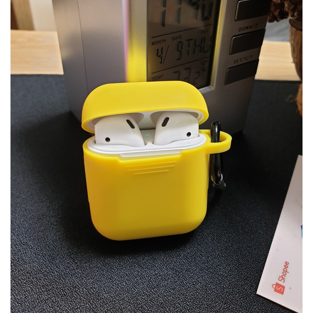 Case Silicon cho Apple Airpods 2 kèm móc kim loại