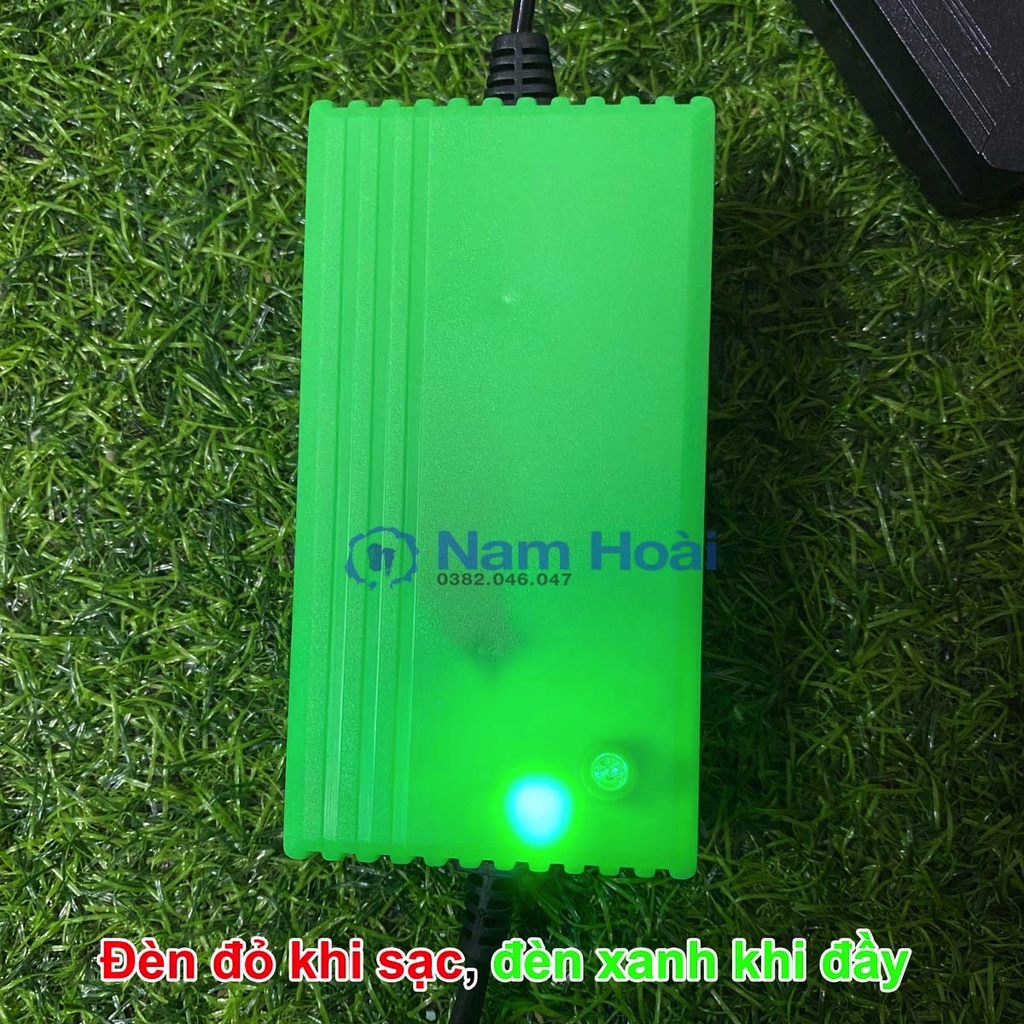 Sạc nhanh bình ắc quy 12v 2A mẫu mới có báo led đầy tự ngắt 4ah - 20ah