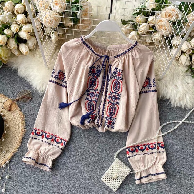 Áo sơ mi vintage thêu tay cổ tròn thắt dây tua rua hoa tiết thổ cẩm boho bo tay phồng diện hè du lịch đi học