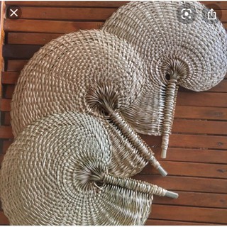 quạt cầm tay đan bằng lá cọ