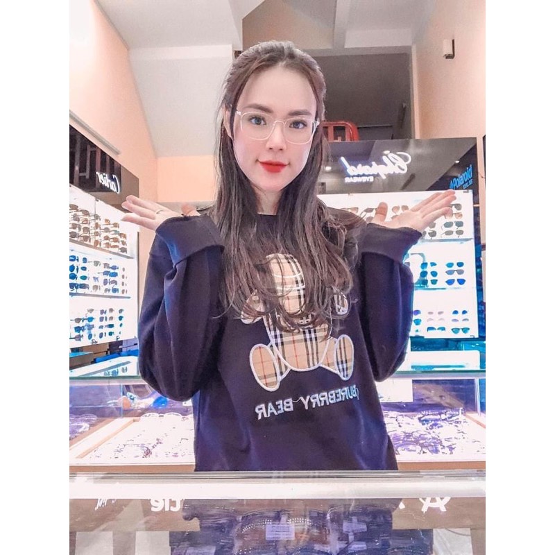 gọng kính trong, càng được thiết kế có cốt thép, ảnh chụp tại shop