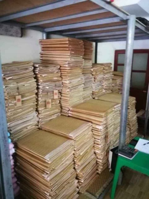Chiếu mây MUJI điều hòa ( mặt sau là lụa có kèm 2 vỏ gối)