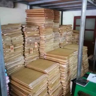 Chiếu mây MUJI điều hòa ( mặt sau là lụa có kèm 2 vỏ gối)