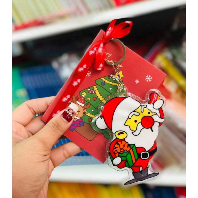 Set quà noel gồm 1 sổ + 1 móc khóa 3d noel (mẫu ngẫu nhiên)