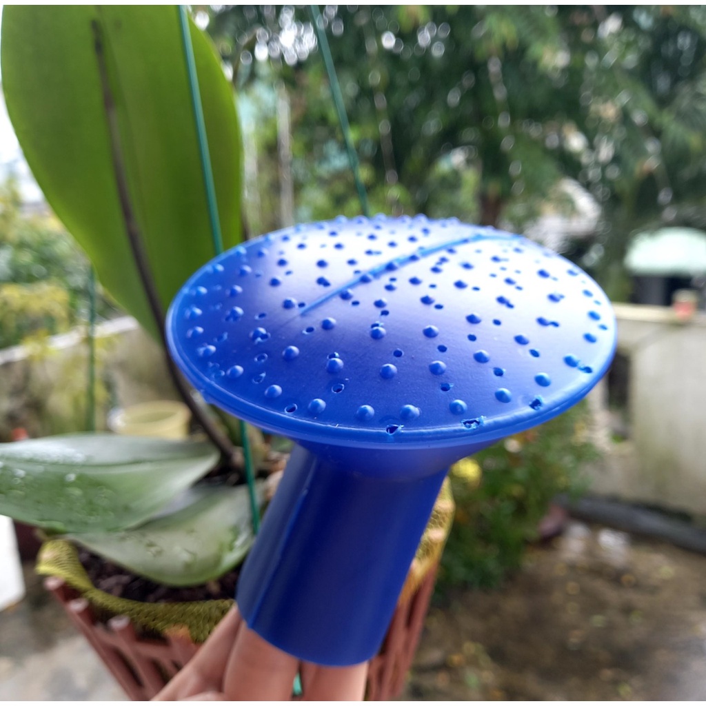 Búp sen nhựa tưới nước thích hợp cho tưới rau và cây cảnh