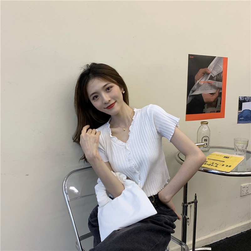 Áo Croptop Nữ Ngắn Tay Cổ chữ V GenY - Áo Kiểu Nữ Ôm Nút Giả Nhiều Màu Chất Thun Gân Mềm Mịn CR-V2 | BigBuy360 - bigbuy360.vn