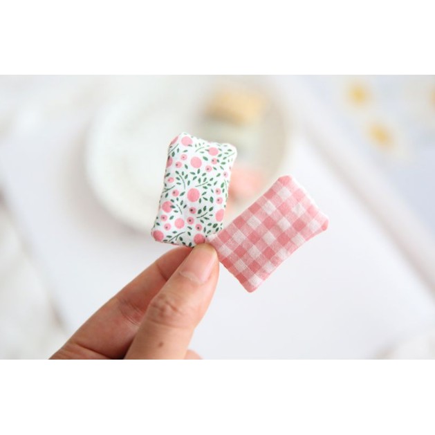 Set 2 kẹp tóc trẻ em cặp tóc vải kẻ caro và hoa nhí vintage xinh xắn cho bé gái