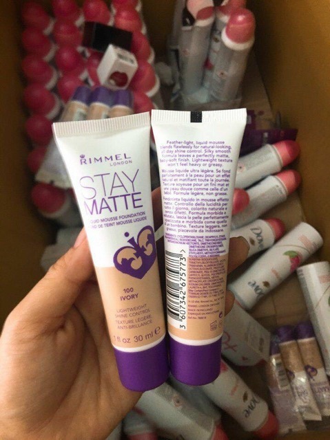 kem nền Rimmel Stay Matte  Liquid Mousse Foundation