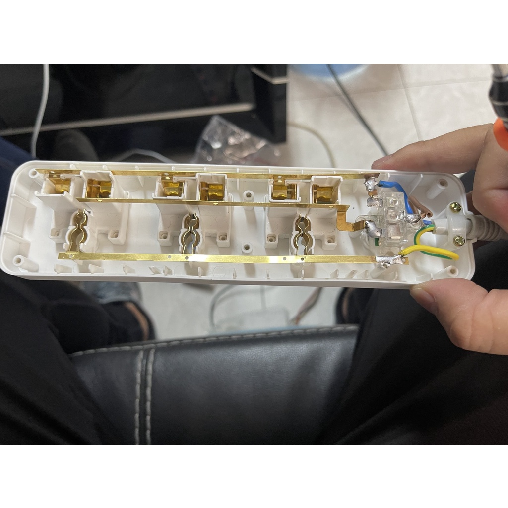 Ổ Cắm Điện Đa Năng Mobell 3 Lỗ Cắm 3m/5m Có Công Tắc Chịu Nhiệt Cao 750 Độ C 2500W mã CX1303UO-OL
