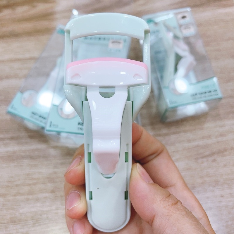 Bấm mi 3D Maybelline siêu cong mi