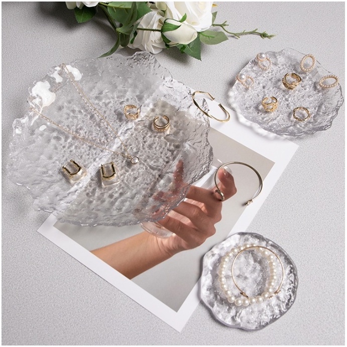 DĨA DECOR CAO CẤP, bằng thủy tinh dạng vân nước tạo hiệu ứng đẹp khi chụp sản phẩm, decor rất độc đáo