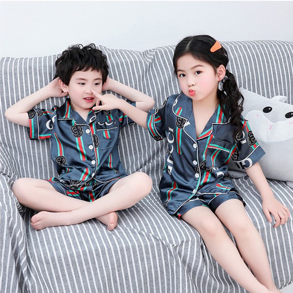 Bộ Pijama Cộc Tay In Họa Tiết Gu Xì Chất Lụa Cao Cấp Cho Bé Trai Và Bé Gái Từ 7 - 28kg - LILA KIDS