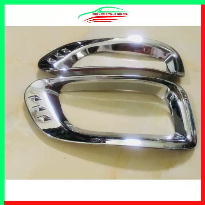Ốp viền đèn gầm trước Innova 2009-2012 mạ crom