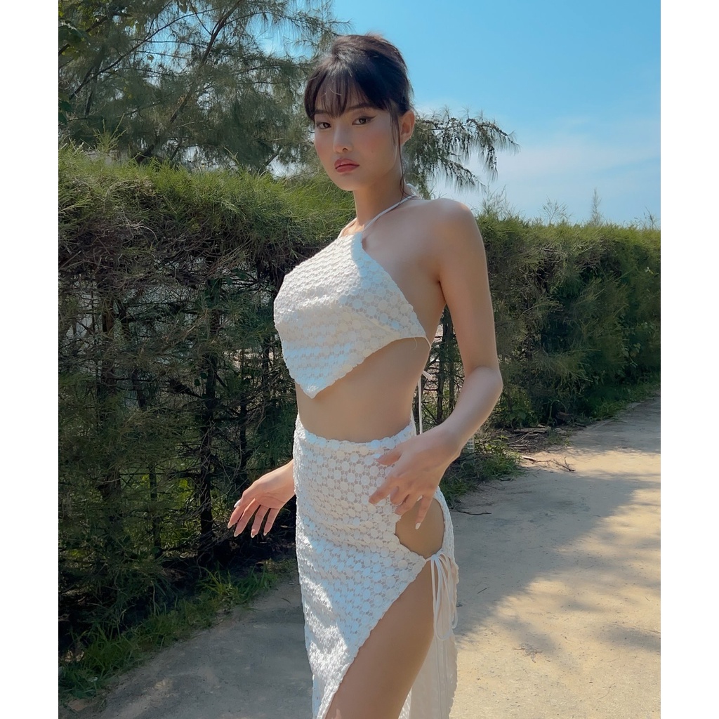 Áo yếm kèm chân váy chất liệu len lưới có hoạ tiết tròn lót vải cotton mềm