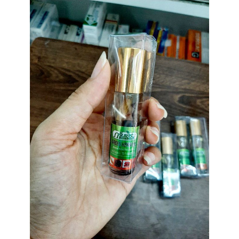 Dầu gió Thái lăn sâm thảo dược Green Herb Oil 8ml