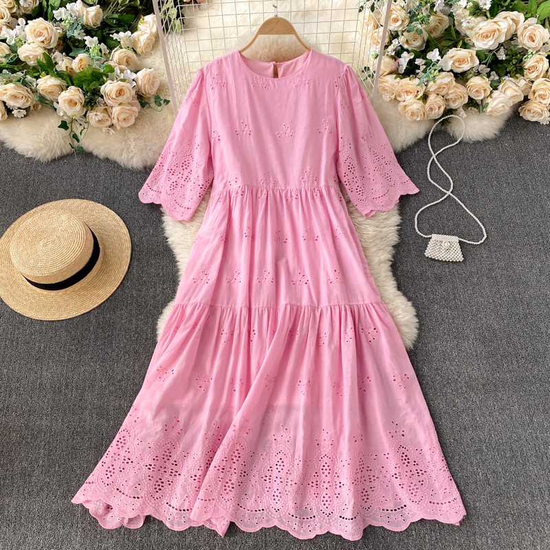 Váy matxi cotton tay lửng vải ren đục lỗ họa tiết pastel