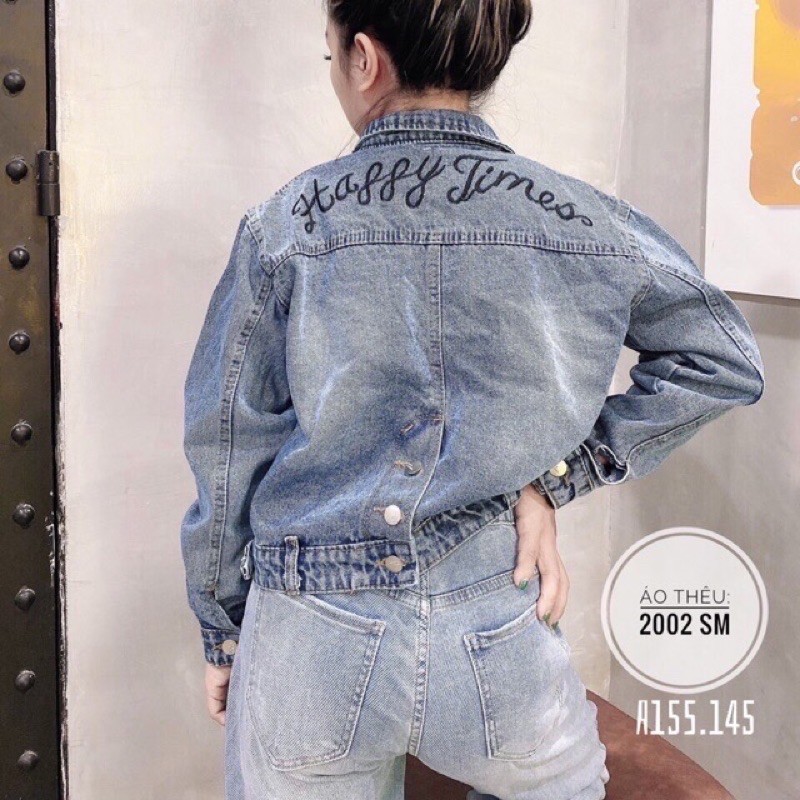 Áo khoác bò croptop cúc sau | BigBuy360 - bigbuy360.vn