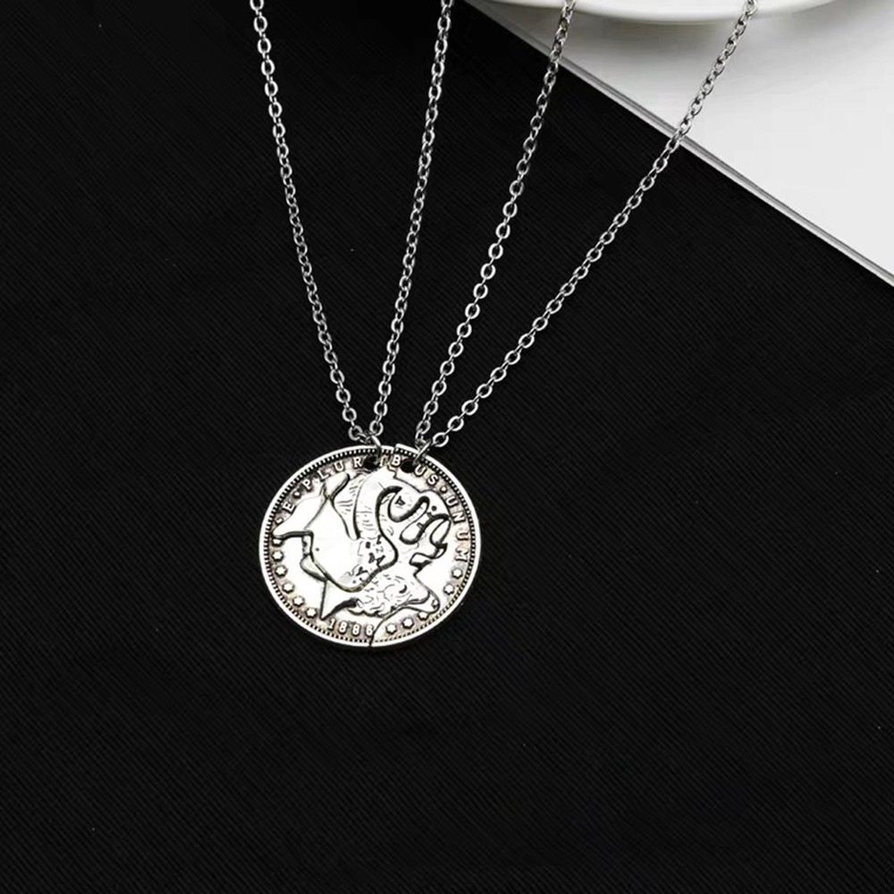 Set 2 Dây Chuyền Đôi Mặt Đồng Tiền Sừng Nai Thời Trang