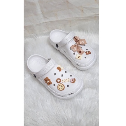 DÉP SỤC CROSS SIÊU NHẸ NỮ ĐẾ CAO 3CM TẶNG KÈM 9 STICKER