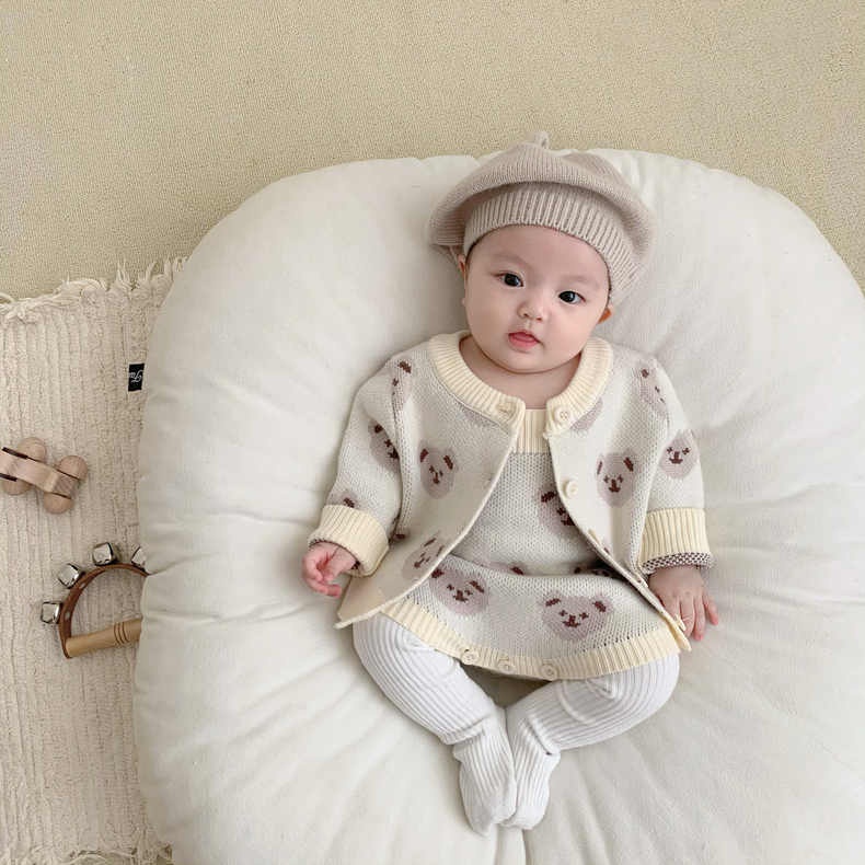 Bộ Áo Liền Quần In Hình Gấu Dễ Thương Cho Trẻ Sơ Sinh