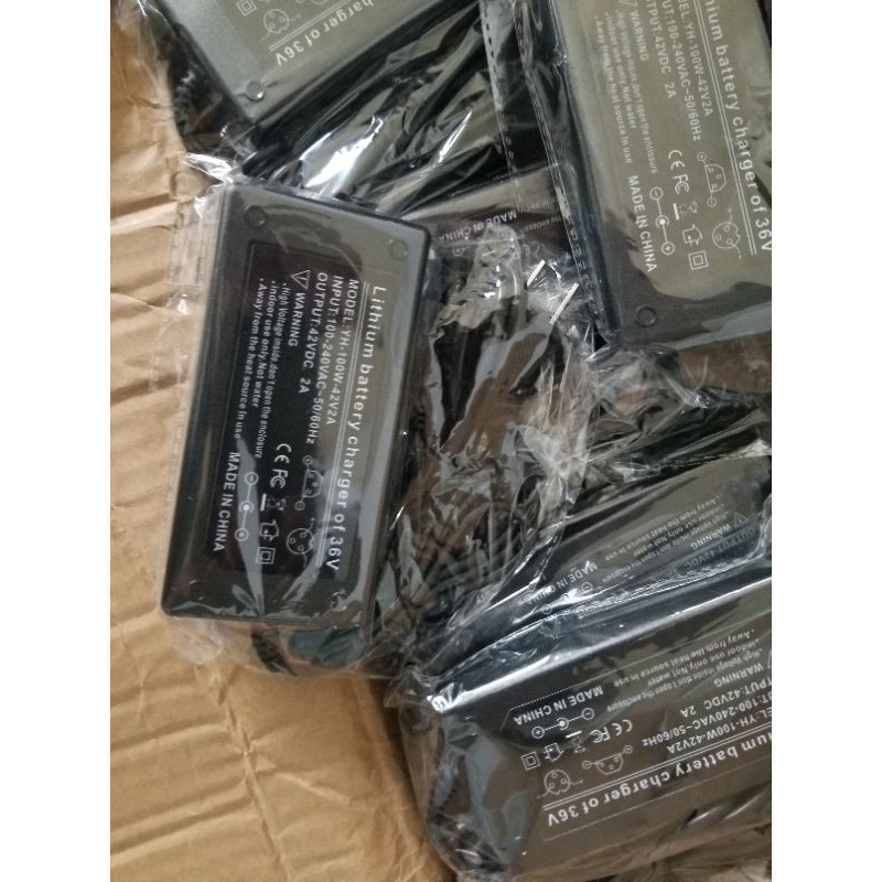 Sạc Pin 10S5A Có Quạt 36-42V Lion,Lipo