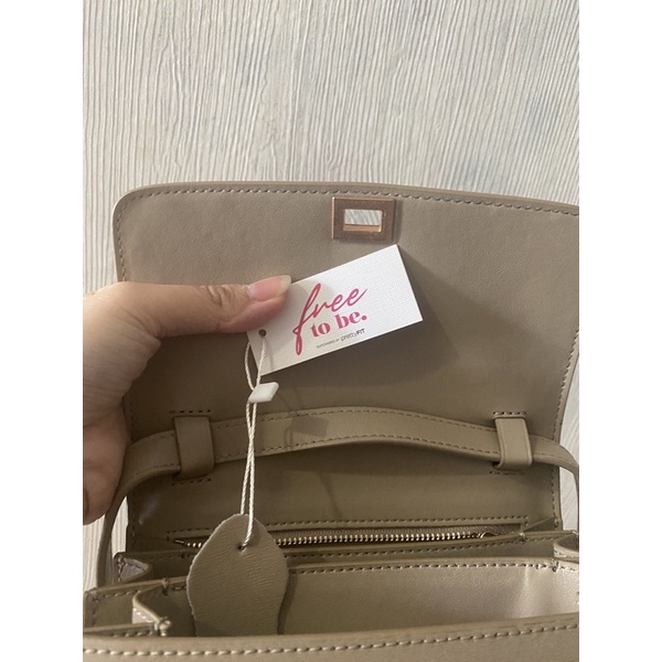 Thanh lí túi xách màu Almond siêu hot size 19