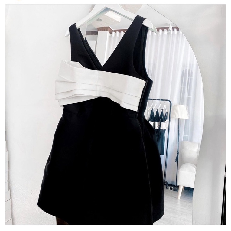 JUMPSUIT SÁT NÁCH PHỐI NƠ NGỰC TRẮNG XẾP LY