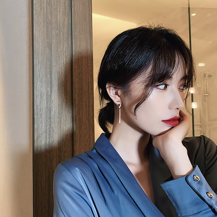 Đôi khuyên tai dài đính đá thời trang cho nữ